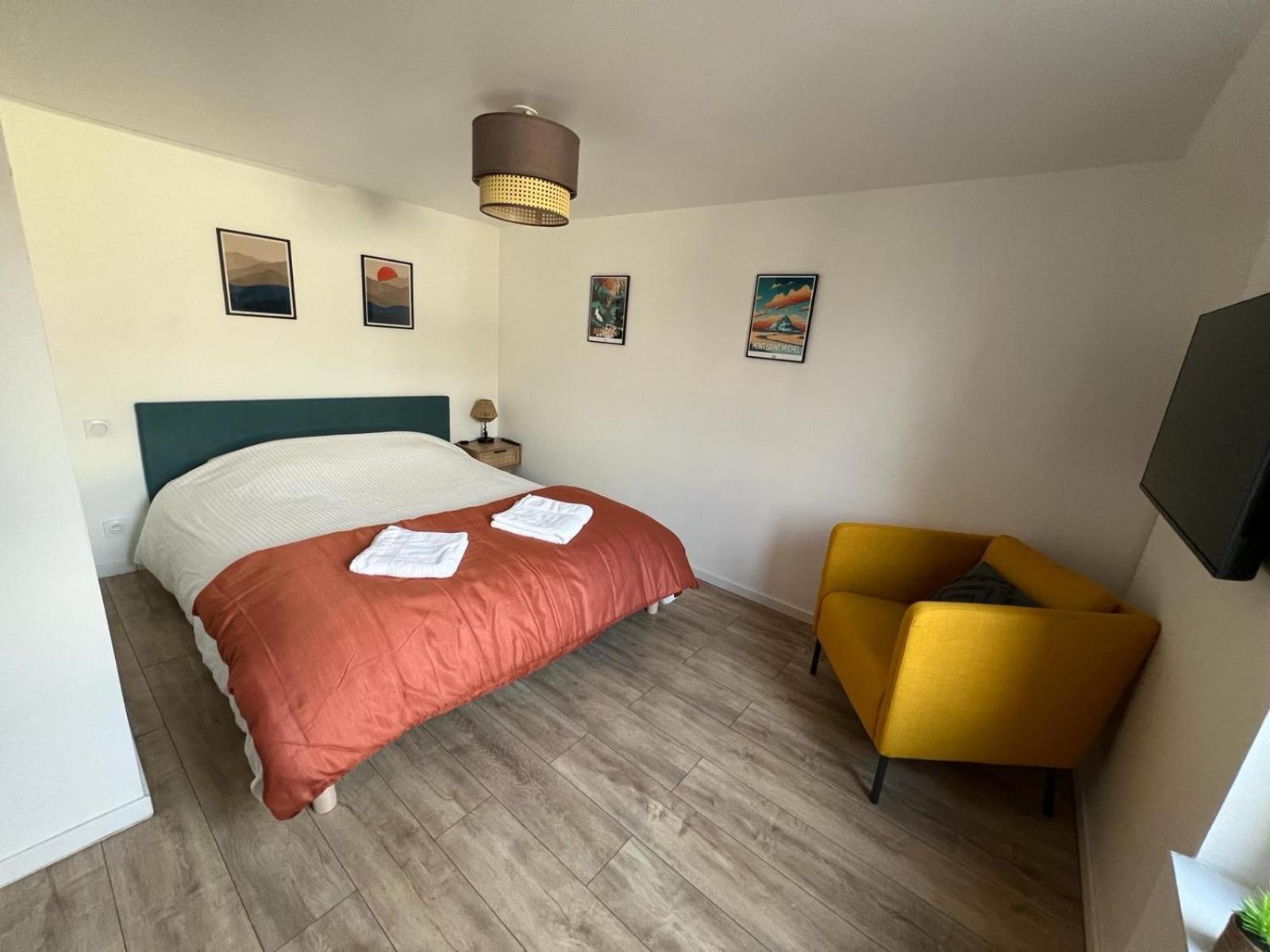 Apartment Proche Chateau - Calme, Confortable, Equipe