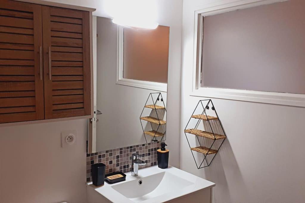 Proche Chateau - Calme, Confortable, Equipe * Fougeres