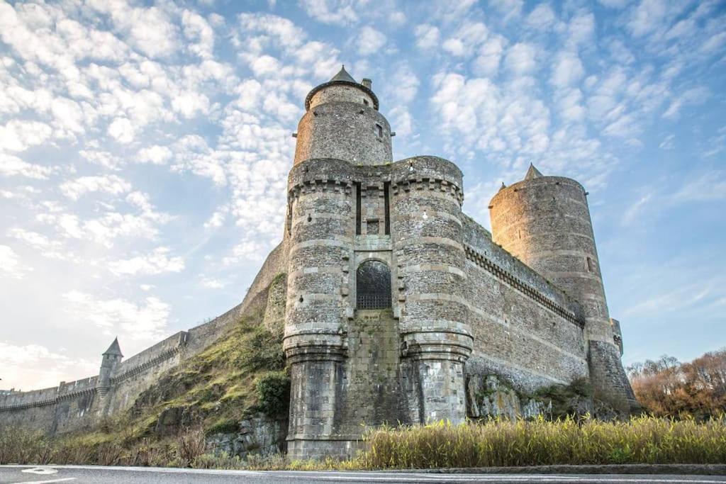Proche Chateau - Calme, Confortable, Equipe Apartment Fougeres